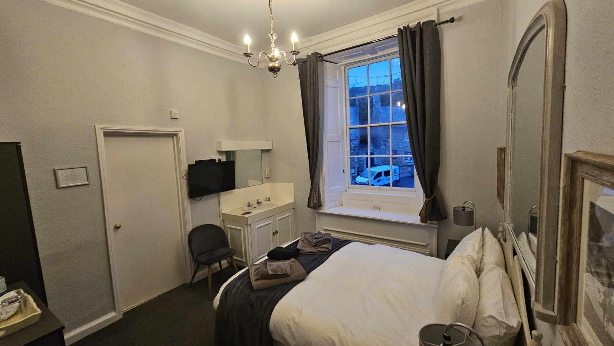 The Ilchester Arms Bed & Breakfast
