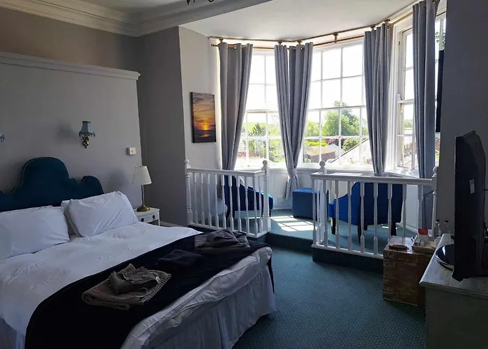 The Ilchester Arms Hotel